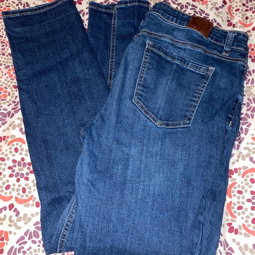 Maurice’s Distressed Skinny